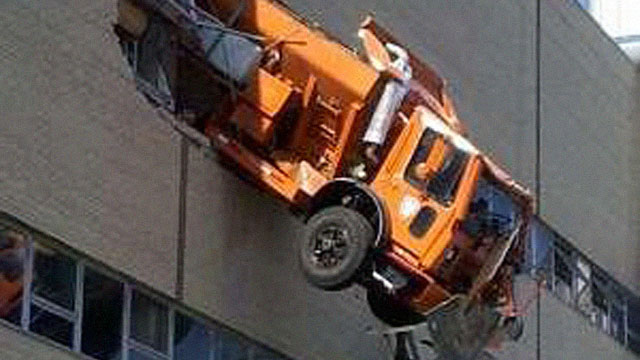 Truck accident lawsuit injury head spine back